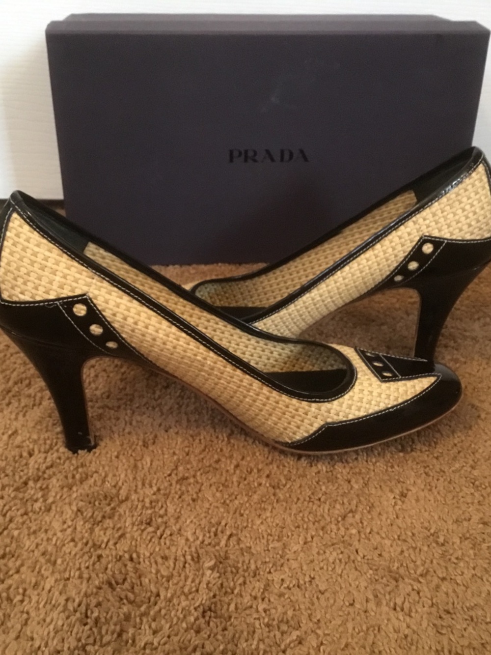 Prada Woven Raffia High Heels Cap Toe Patent Leather Heels (Size 8 1/2) - Picture 8 of 16